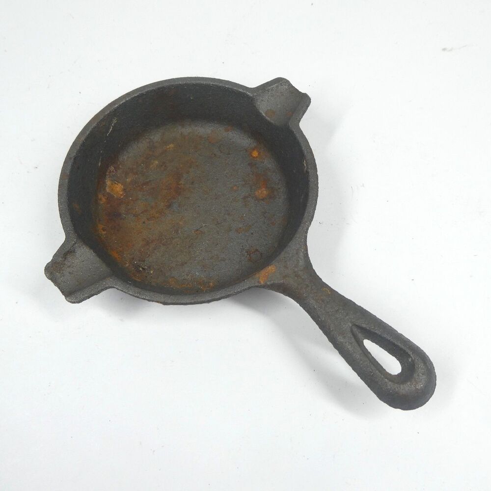 Mini Lodge Cast Iron Skillet Frying Pan USA 01AT